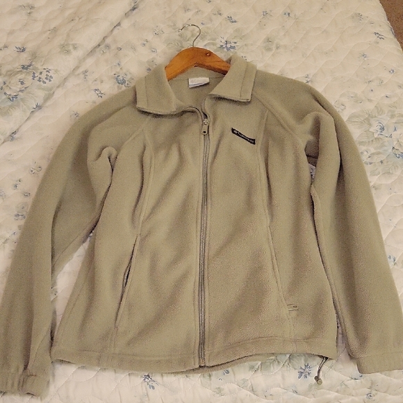 Columbia Women's Light Green Fleece Jacket - Picture 1 of 2